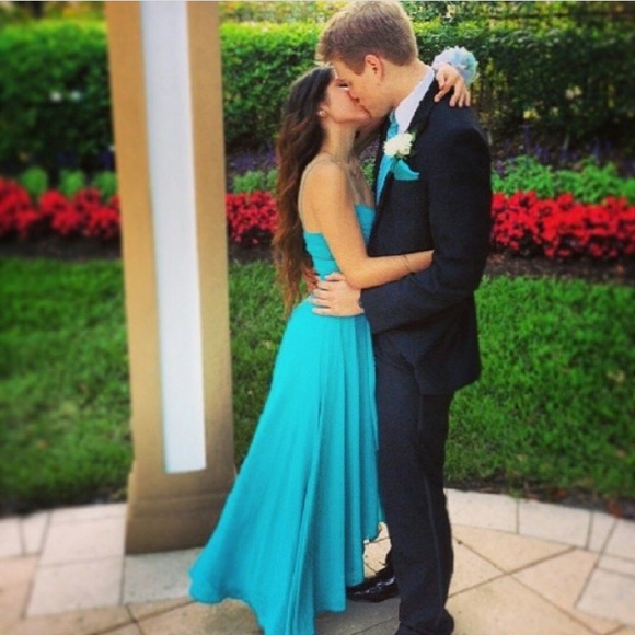 Caché prom dress - Picture 7 of 7